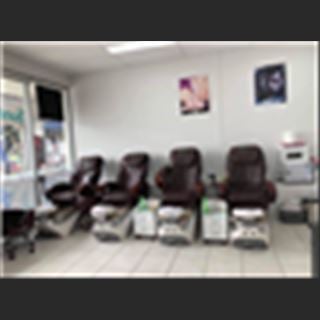 Shop Nail vùng Hampton Park có lượng khách ổn định cần sang